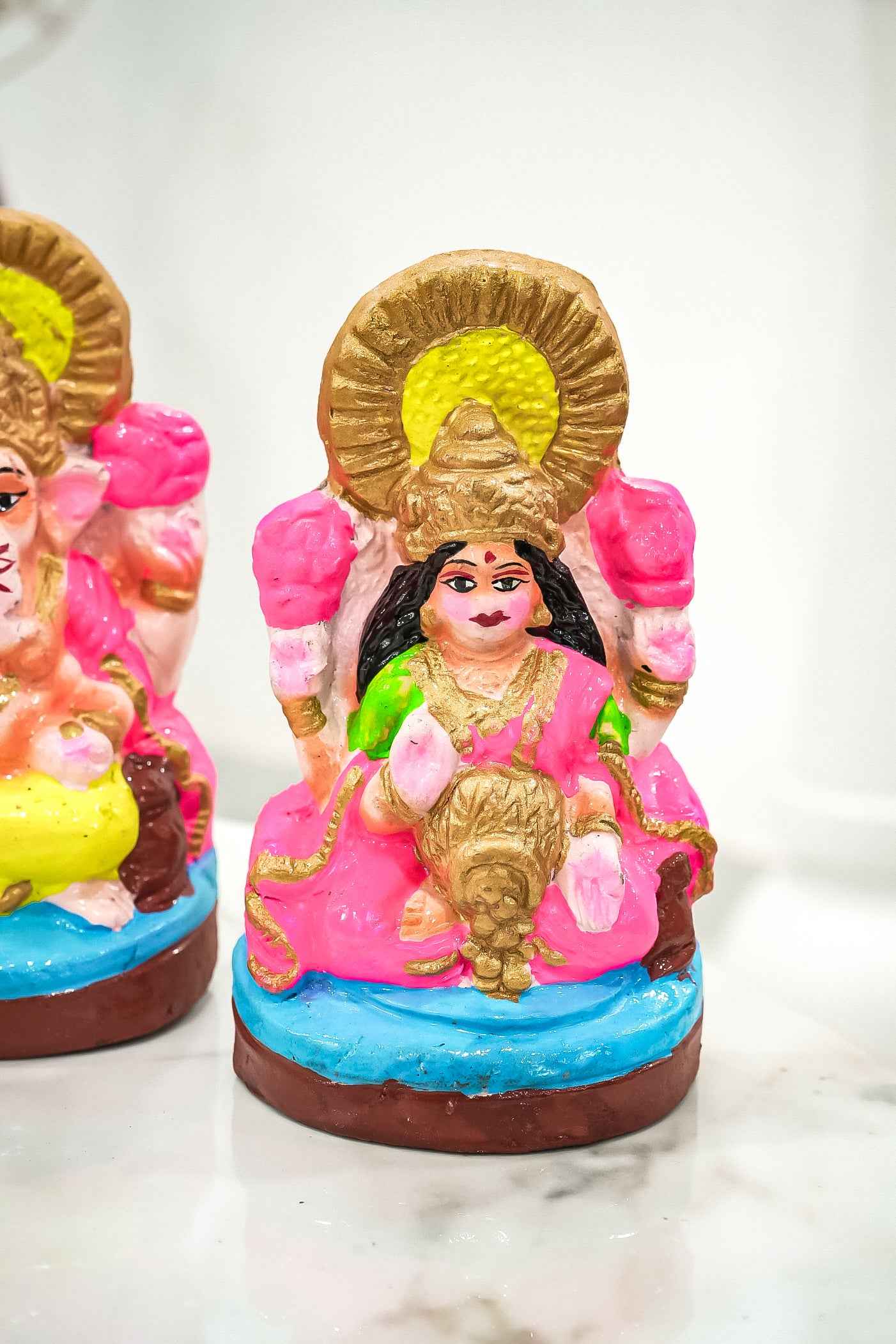Cow Dung Lakshmi Ganesh Idol β Eco-Friendly Gobar Murti for Diwali & Puja (43% Off)-Upharkaro