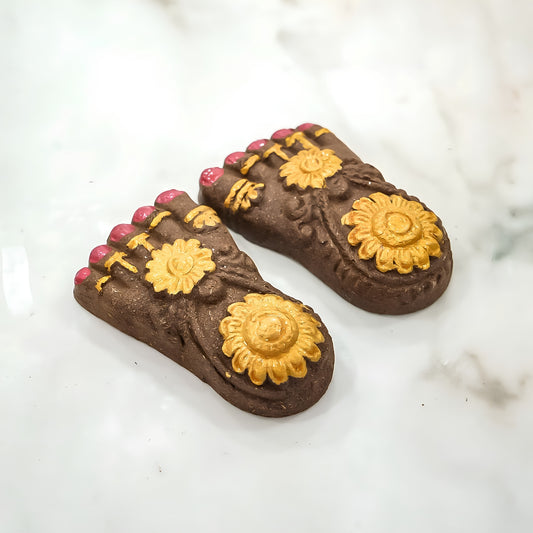 Maa Lakshmi Cow Dung Charan – Eco-Friendly Gobar Paduka for Diwali & Puja