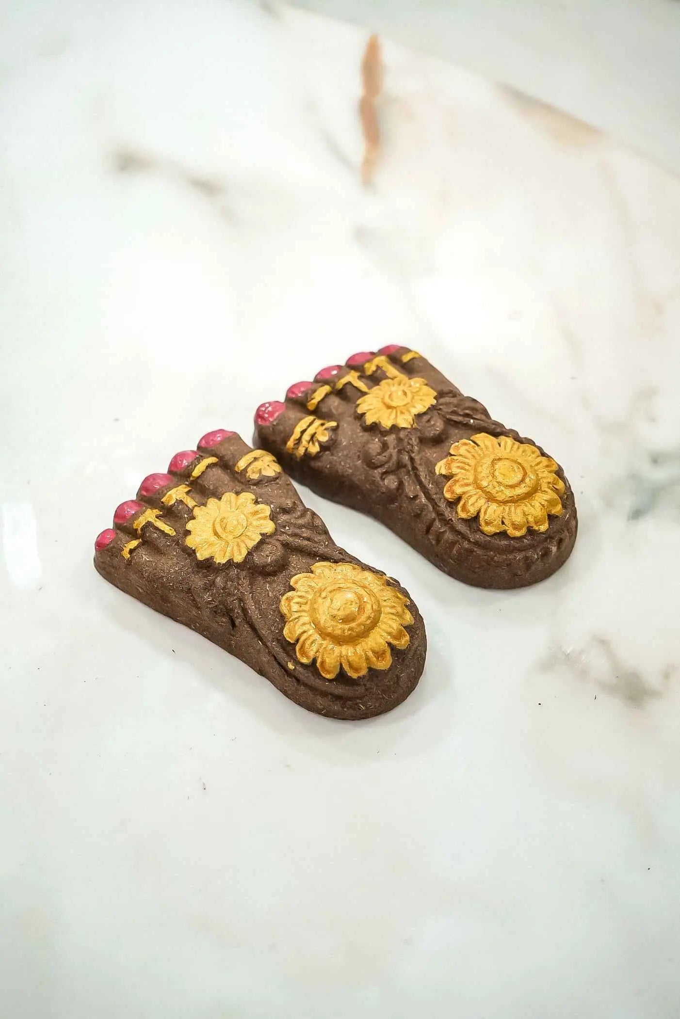 Maa Lakshmi Cow Dung Charan – Eco-Friendly Gobar Paduka for Diwali & Puja-Upharkaro