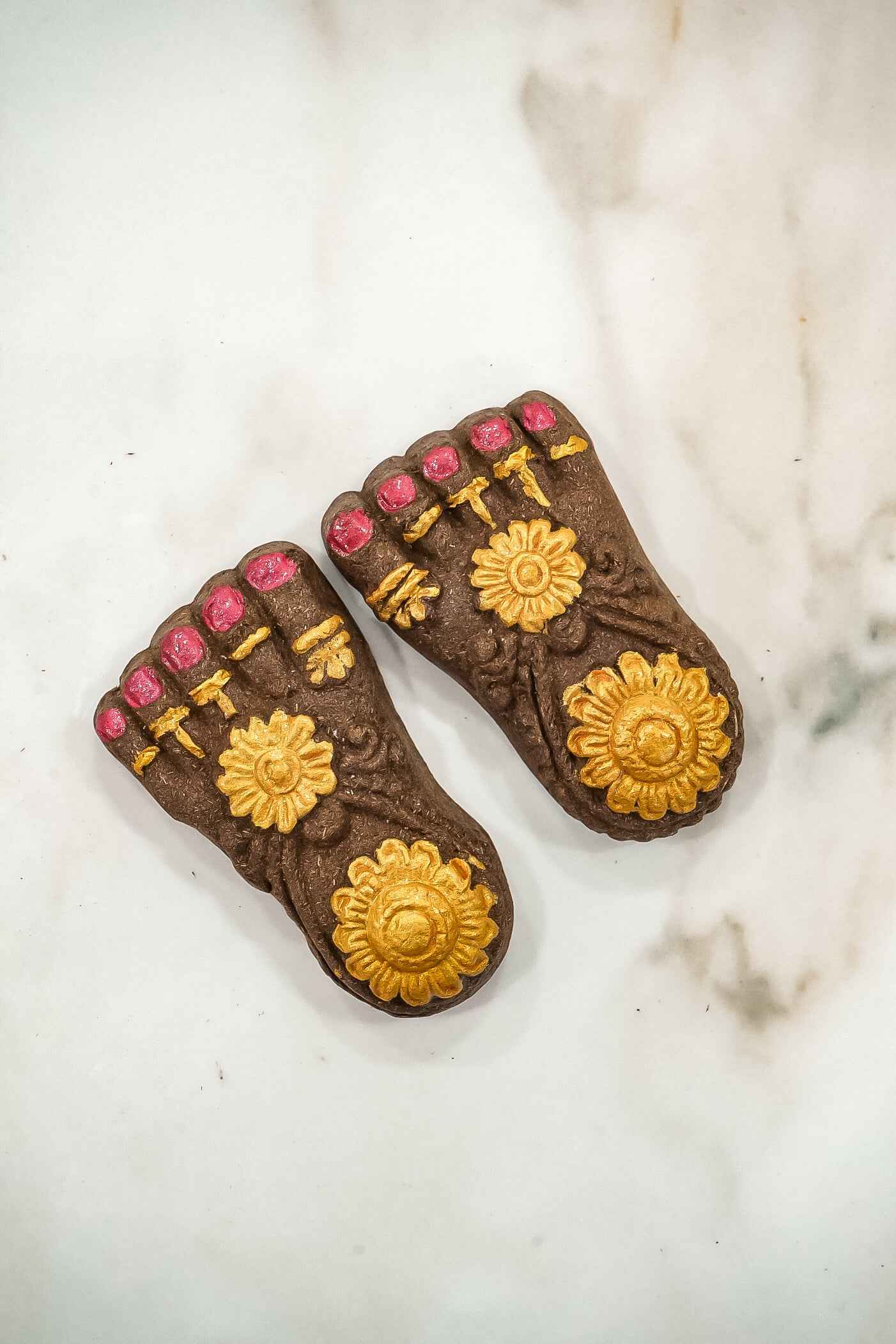 Maa Lakshmi Cow Dung Charan – Eco-Friendly Gobar Paduka for Diwali & Puja-Upharkaro