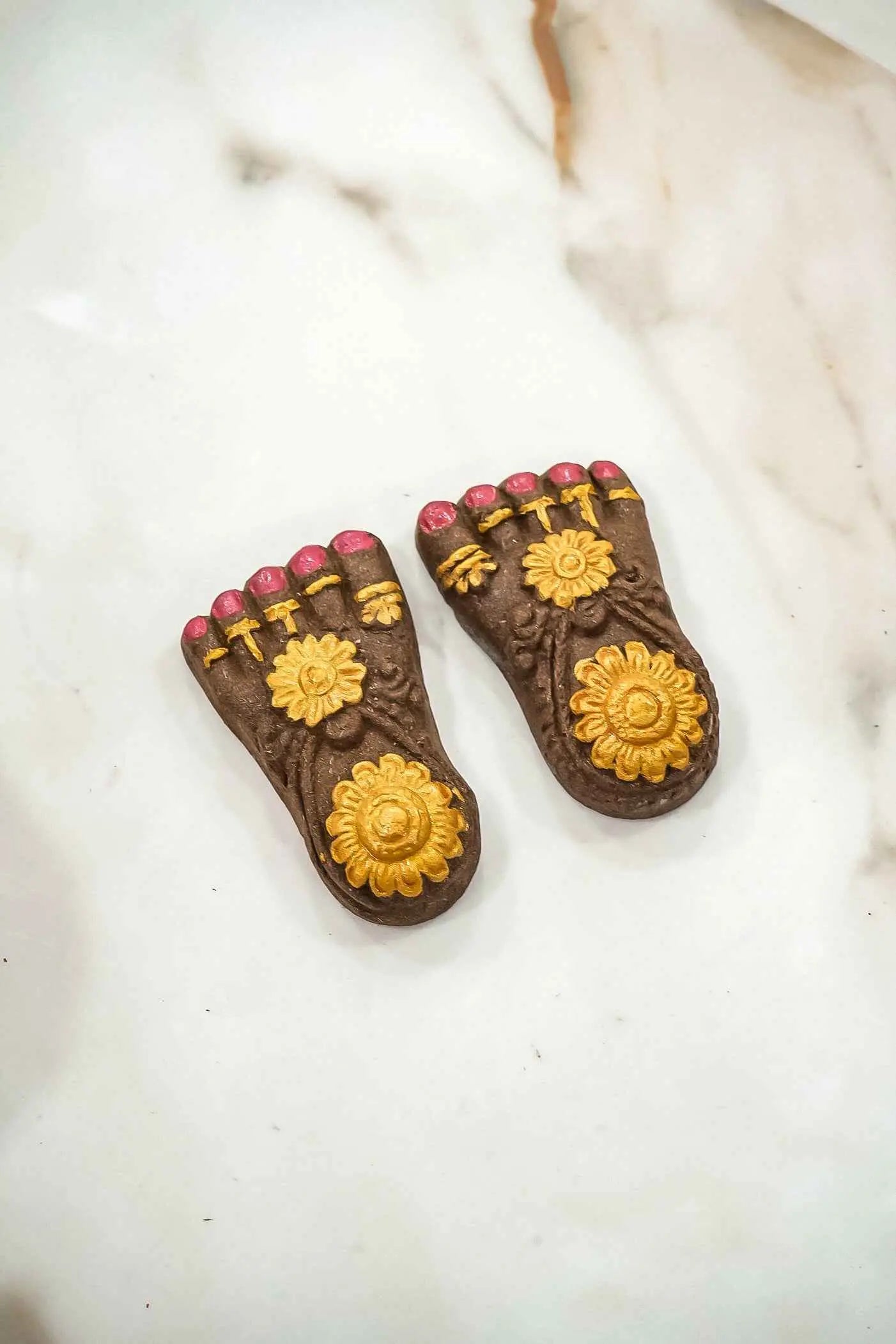 Maa Lakshmi Cow Dung Charan – Eco-Friendly Gobar Paduka for Diwali & Puja-Upharkaro