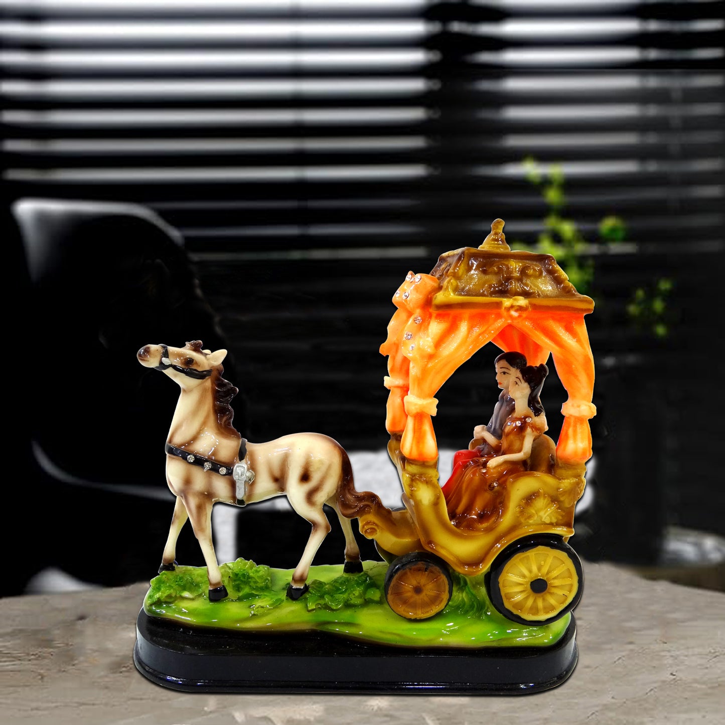 Valentine Romantic Love couple on Horse-Buggy Statue By Upharkaro