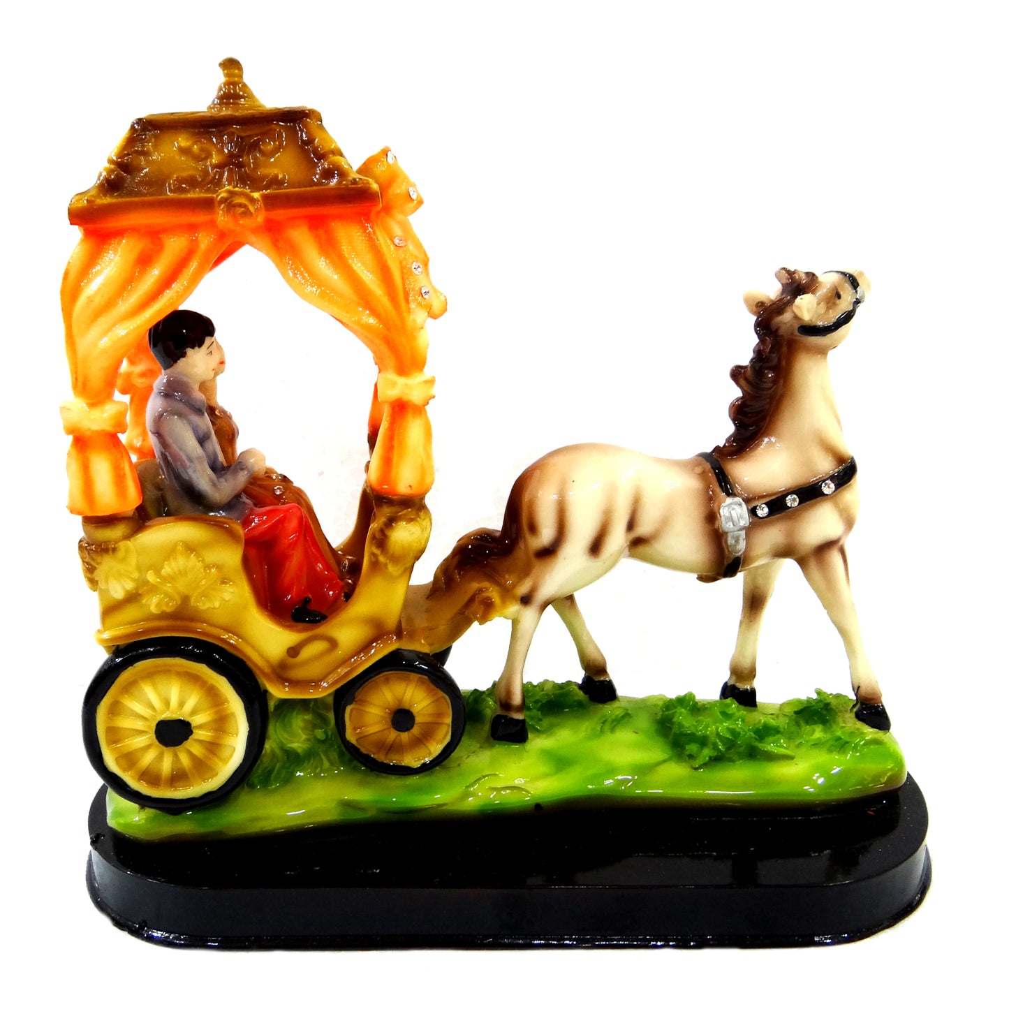 Valentine Romantic Love couple on Horse-Buggy Statue By Upharkaro