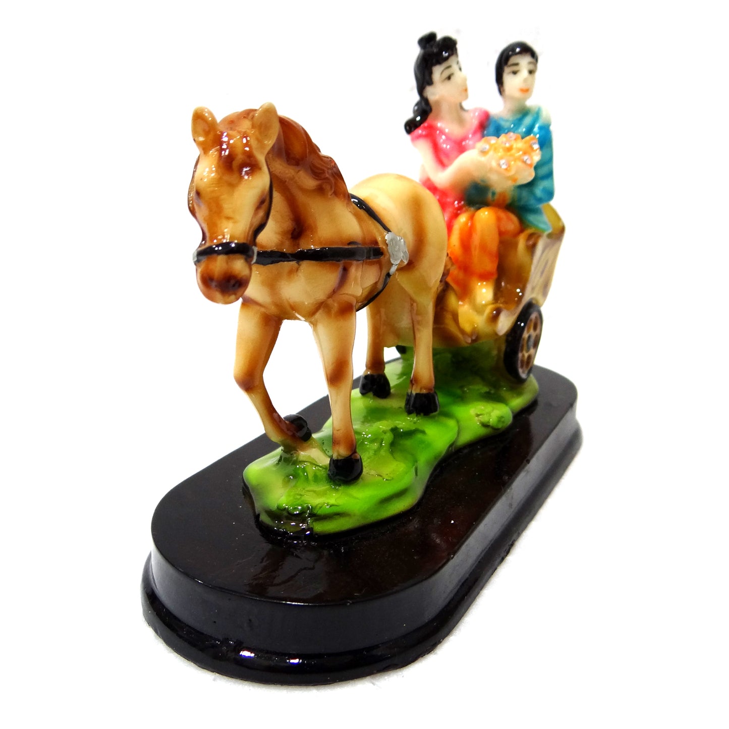 Valentine Romantic Love couple on Horse-Buggy Statue By Upharkaro