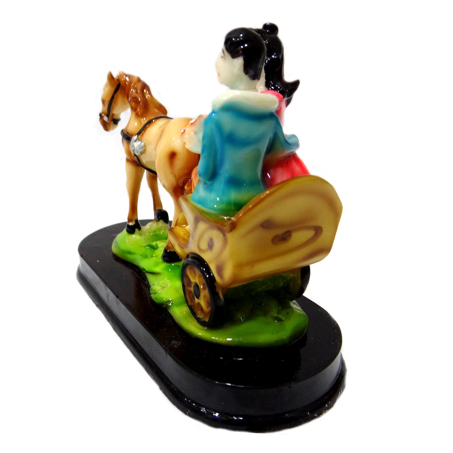 Valentine Romantic Love couple on Horse-Buggy Statue By Upharkaro